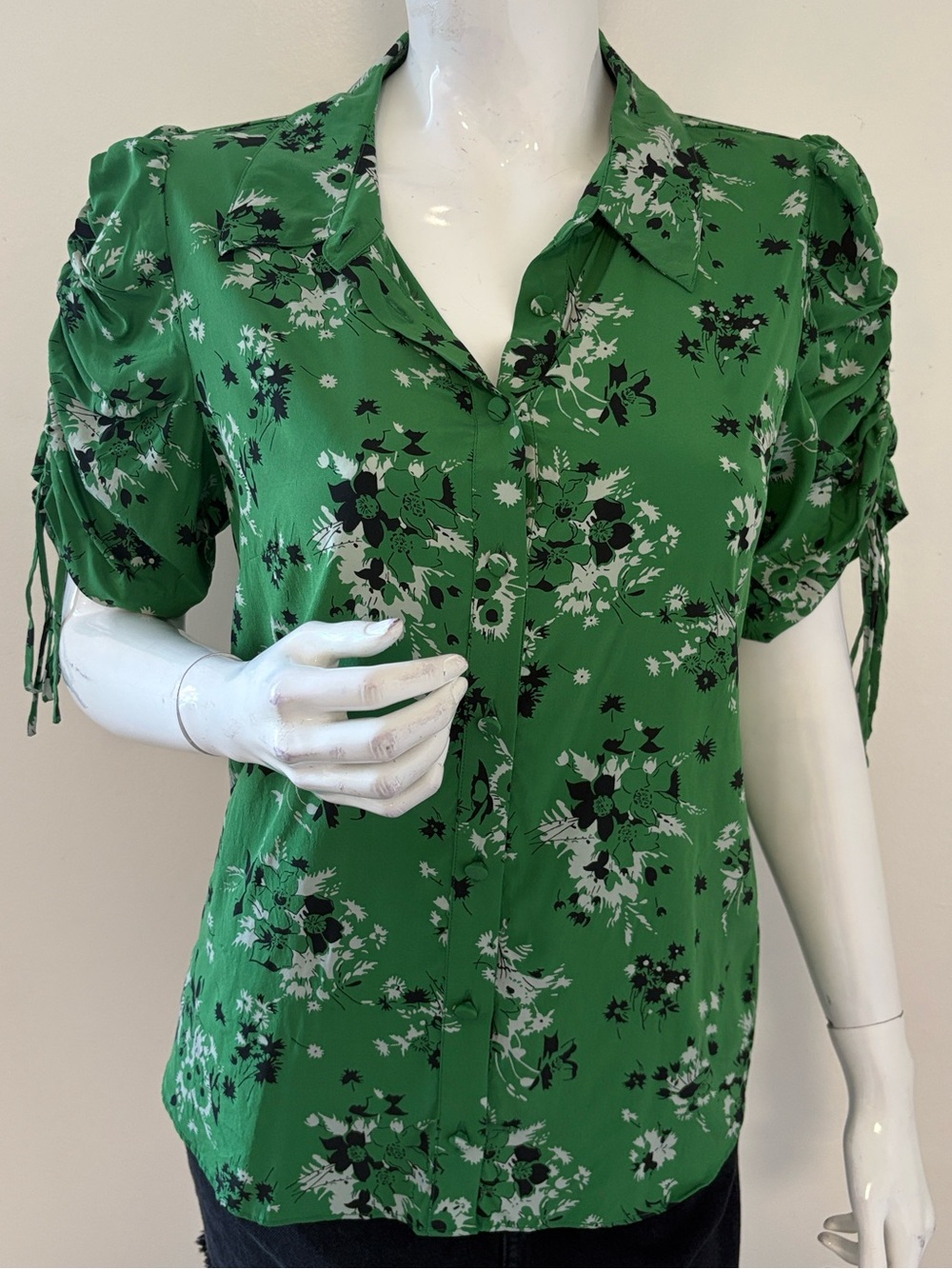 Veronica Beard Green Floral Button-Front Silk Blouse w Ruched Short Sleeves